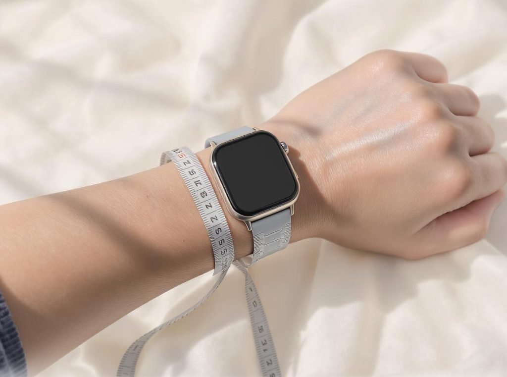 Smartwatch sizing guide for women showing proper wrist measurement and size comparison