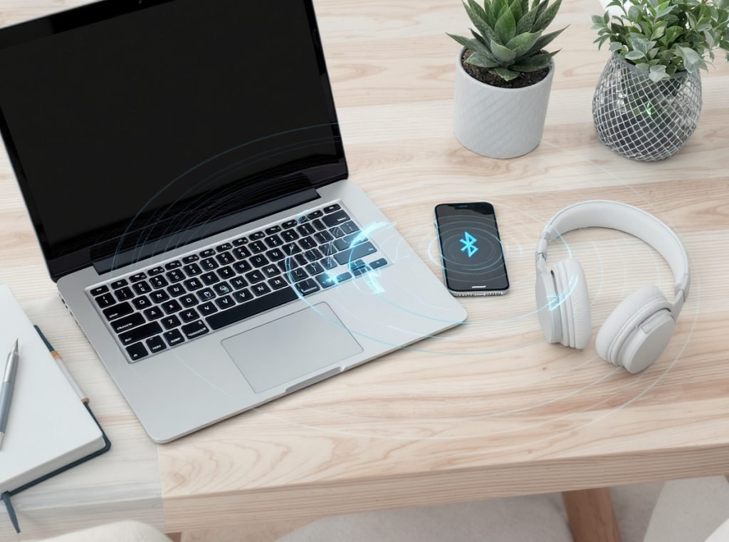 Best practices for using multipoint Bluetooth headphones in professional workspace environment